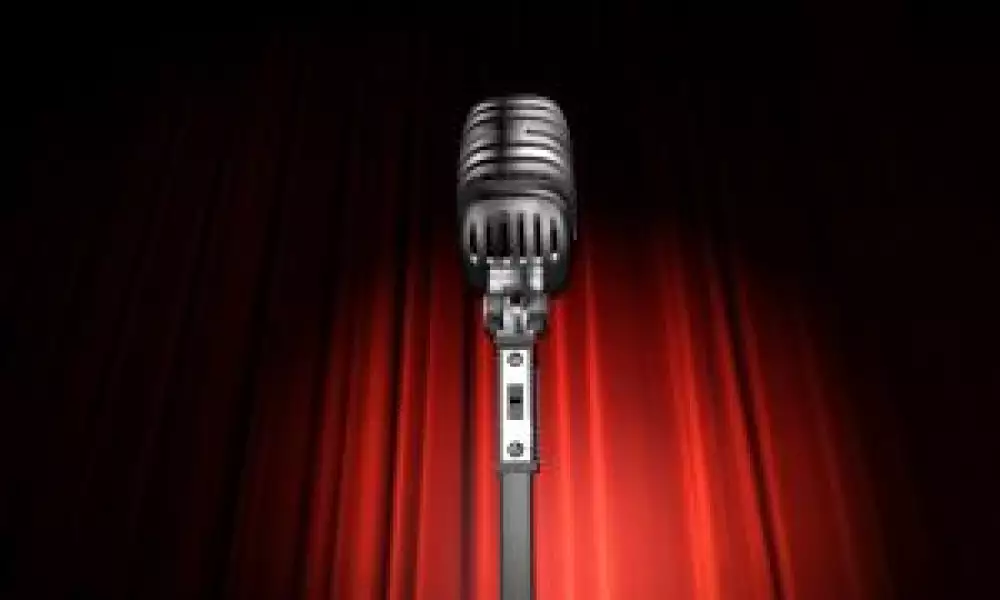 Zpívání u rádia a televize není to pravé ořechové. Umocněte své pěvecké zážitky karaoke sadou!