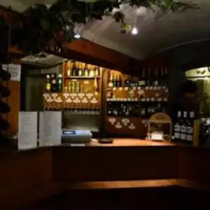 Českobudějovická vinotéka Sklípek prodává vynikající sudové víno. A nejen to!