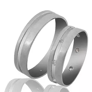 Nepodceňujte výběr snubních prstenů. Budou symbolizovat vaše manželství!