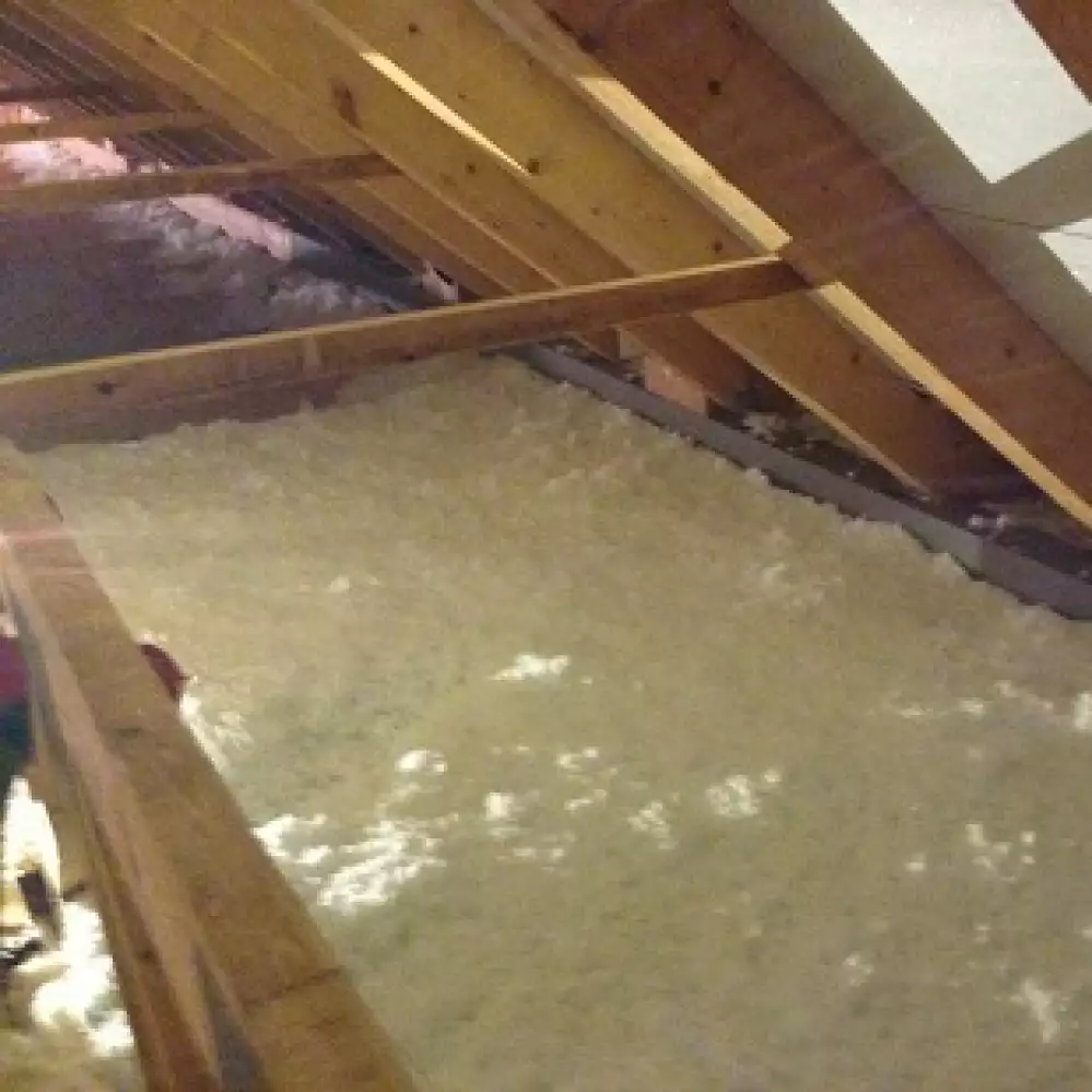 Foukaná izolace: Efektivní zateplení střechy s rychlou návratností