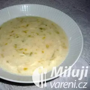 Recept: Pórková polévka s vejcem
