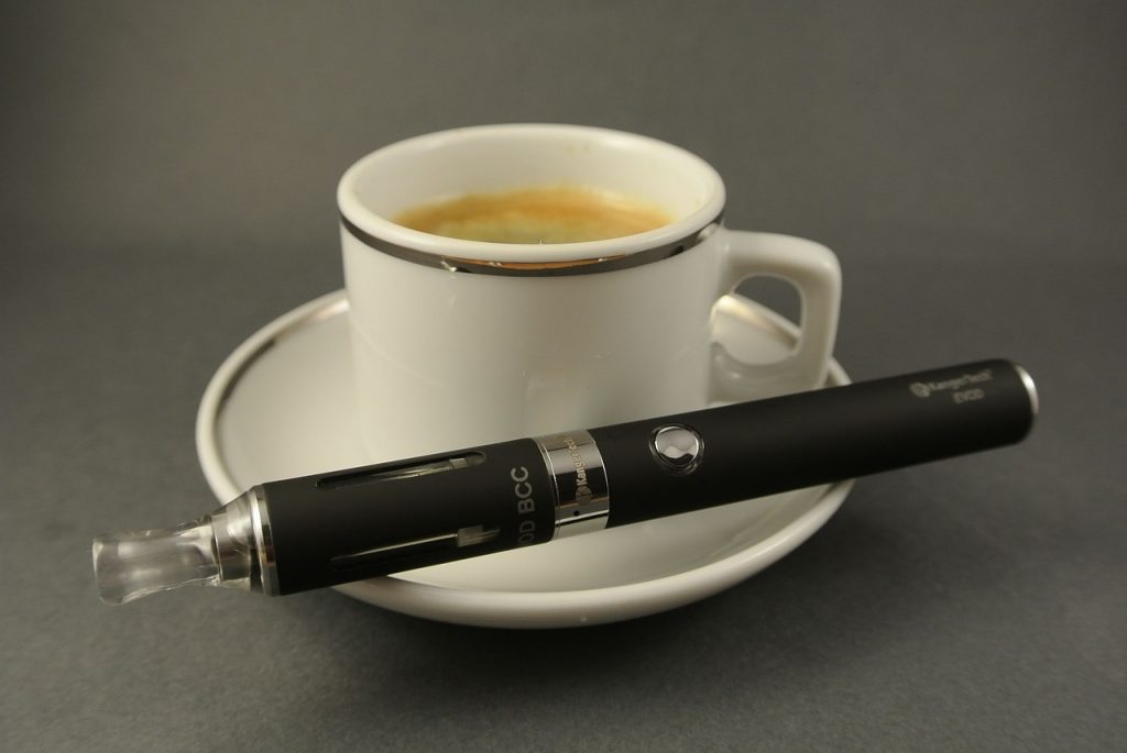 e-cigareta-kafe