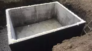 Díky betonové žumpě to jde i bez kanalizace!