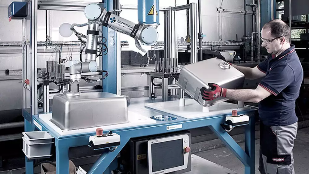Moderní průmyslové roboty: Výrobu výrazně zjednodušují, ale lidem práci neberou