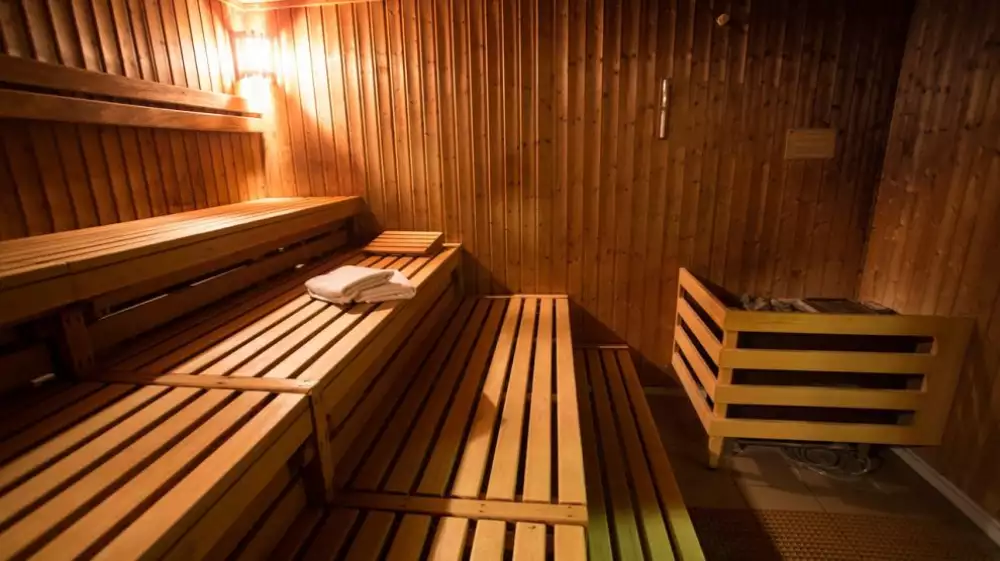 Zdravotní výhody saunování aneb Proč si pravidelně dopřávat relaxaci v sauně