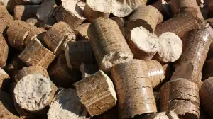 Topení dřevěnými briketami je ekonomické i ekologické!